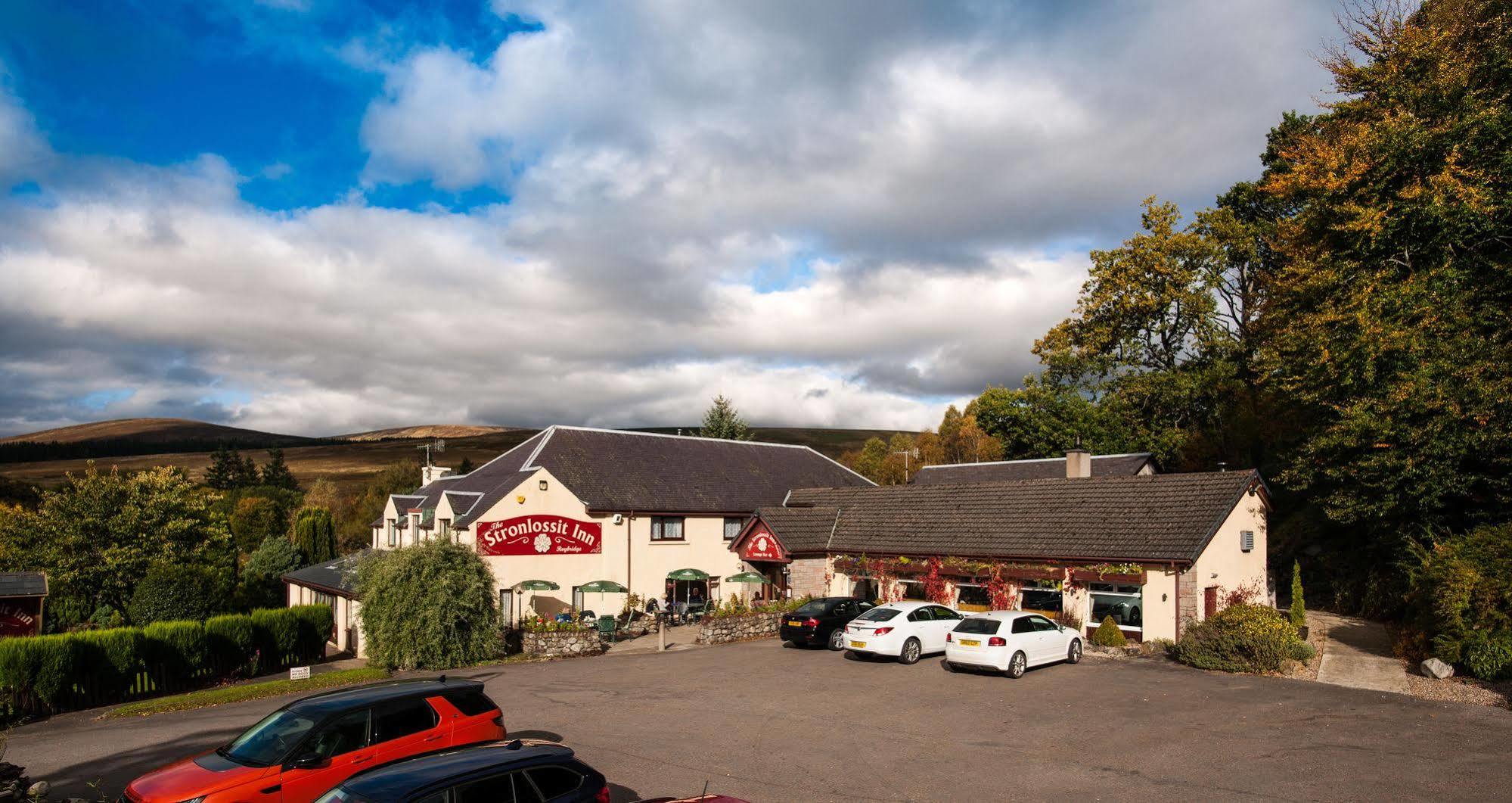 The Stronlossit Inn Fort William Exteriör bild