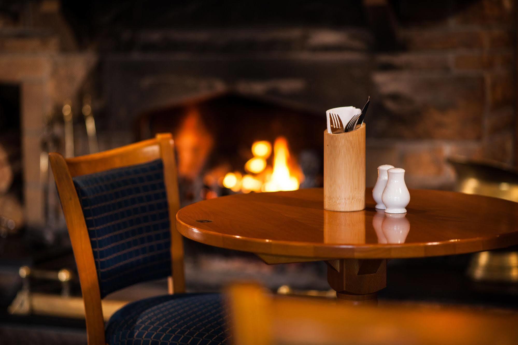 The Stronlossit Inn Fort William Exteriör bild