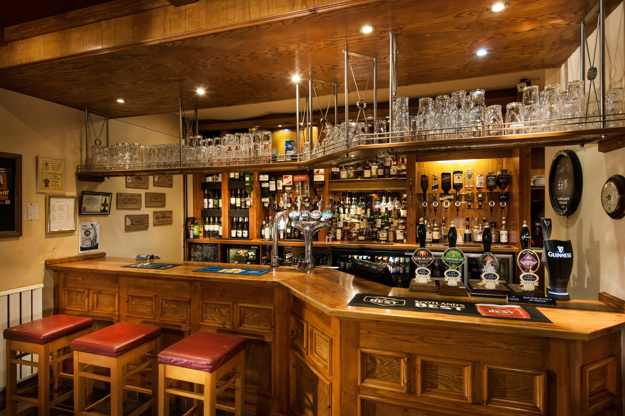 The Stronlossit Inn Fort William Exteriör bild